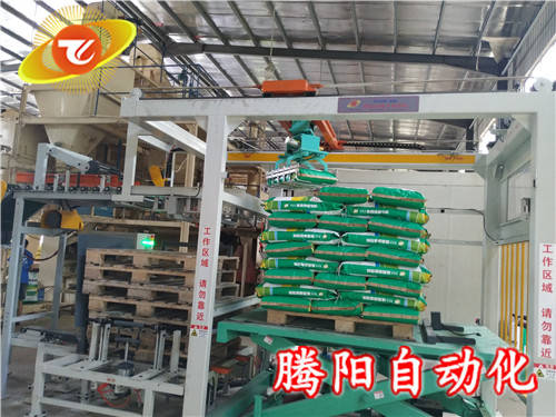 全自動碼垛機解決飼料行業(yè)常見困擾