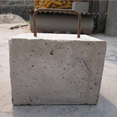 藍(lán)白隔離墩價格-藍(lán)白隔離墩-浩盛水泥產(chǎn)品齊全(查看)